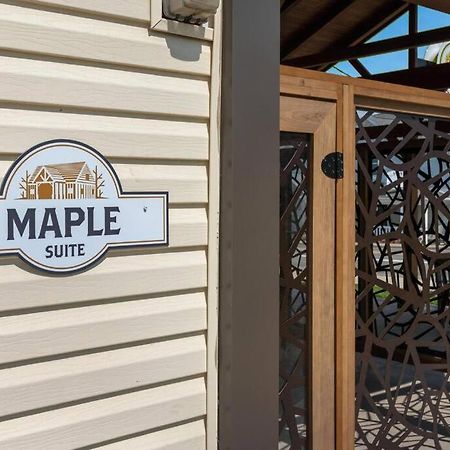 Maple Suite - Main Street Lodge In Berlin Exteriör bild